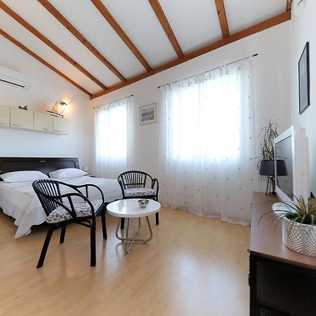Puntamika Studio ซาดาร์ ภายนอก รูปภาพ
